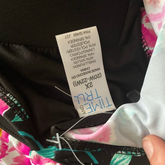 One shoulder Bathing suit top - Picture 2 of 3